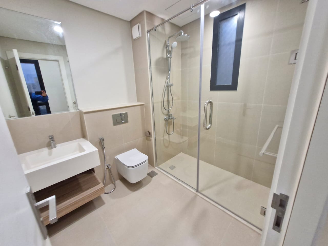 🏰 *Modern Luxury Villa in Sidra District – Roshn*  ✨ Elegantly Half-Furnished ✨